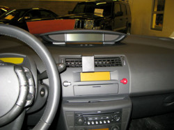 Fixation voiture Proclip  Brodit Citroen C4  PAS pour les modèles avec écran de navigation. Réf 854127