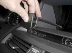 Fixation voiture Proclip  Brodit Honda Accord  SEULEMENT pour les modèles avec option GPS d'origine. Réf 854152
