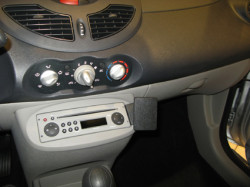 Fixation voiture Proclip  Brodit Renault Twingo  UNIQUEMENT pour DIN stéréo. Réf 854208