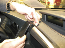 Fixation voiture Proclip  Brodit Volvo XC60  PAS pour les modèles avec option GPS d'origine. Réf 854259