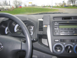 Fixation voiture Proclip  Brodit Toyota HiLux Réf 854436