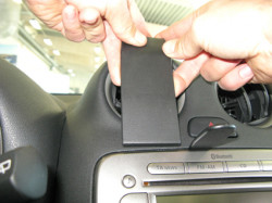 Fixation voiture Proclip  Brodit Nissan Micra  PAS pour les modèles avec option GPS d'origine. Réf 854629