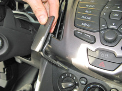 Fixation voiture Proclip  Brodit Ford Tourneo Connect  PAS pour Sony stéréo. Réf 854989