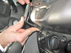 Fixation voiture Proclip  Brodit Ford Tourneo Connect  PAS pour Sony stéréo. Réf 854989