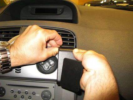 Fixation voiture Proclip Renault Clio IV - Fixation aérateurs - Téléphones  Tablettes GPS