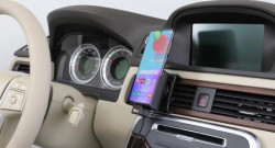 Support Samsung Galaxy A41 avec adaptateur allume-cigare et cable USB. Réf Brodit 721220