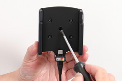 Support Samsung Galaxy S24 avec chargeur allume-cigare + coque magnétique (fournie). Réf Brodit 721404