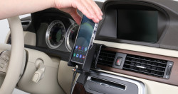Support Samsung Galaxy S24 avec chargeur allume-cigare + coque magnétique (fournie). Réf Brodit 721404