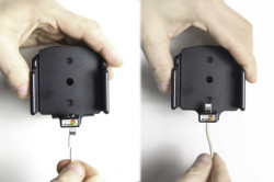 Support voiture iPhone X/XR/Xs/11 avec étui de largeur 70-83 mm et d'épaisseur 2-10 mm - pour utilisation avec cable lightning d'origine. Réf Brodit 714013