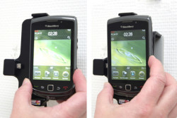 Support voiture  Brodit BlackBerry Torch 9800  avec chargeur allume cigare - Avec rotule orientable. Réf 512179