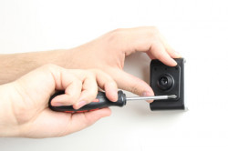 Support voiture  Brodit HTC One  avec chargeur allume cigare - Avec rotule orientable. Réf 512524
