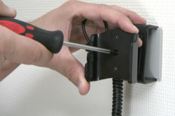 Support voiture  Brodit HTC P5520  avec chargeur allume cigare - Avec rotule. Car, une position ouverte verticale. Réf 968774