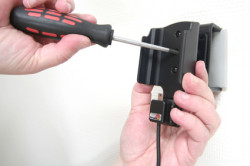 Support voiture  Brodit HTC Touch Diamond 2 T5353  installation fixe - Avec rotule, connectique Molex. Chargeur 2A. Réf 513011