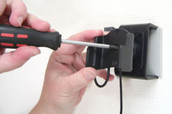 Support voiture  Brodit Sony Ericsson W995  installation fixe - Avec rotule, connectique Molex. Chargeur 2A et Pass-Through Connector pour la connectivité casque. Réf 513024