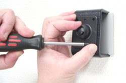 Support voiture Brodit BlackBerry Bold 9790 installation fixe - Avec rotule, connectique Molex. Chargeur 2A. Réf 513289