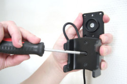 Support voiture Brodit Motorola RAZR2 V8 installation fixe - Avec rotule, connectique Molex, chargeur 2A. Réf 971189