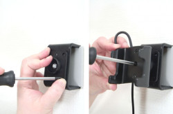 Support voiture Brodit Motorola RAZR2 V8 installation fixe - Avec rotule, connectique Molex, chargeur 2A. Réf 971189