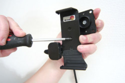 Support voiture  Brodit Sony Ericsson C902  installation fixe - Avec rotule, connectique Molex. Chargeur 2A. Réf 971241
