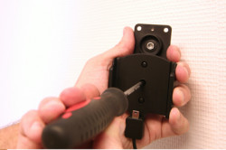 Support voiture  Brodit HTC Excalibur  installation fixe - Avec rotule, connectique Molex. Chargeur 2A. Pour batterie standard seule. Réf 971716