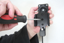 Support voiture  Brodit HTC P3700  installation fixe - Avec rotule, connectique Molex. Chargeur 2A. Pour S270 batterie standard 900 mAh. Réf 971843