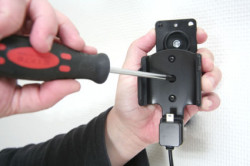 Support 3 en 1  Brodit HTC P3700  3 en 1 - 40 cm de câble adaptateur. Pour S270 batterie standard 900 mAh. Réf 843843