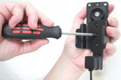 Support 3 en 1  Brodit HTC P3700  3 en 1 - 3 cm de câble adaptateur. Pour E270 batterie étendue 1 340 mAh. Réf 849873