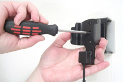 Support 3 en 1  Brodit HTC P3700  3 en 1 - 3 cm de câble adaptateur. Pour E270 batterie étendue 1 340 mAh. Réf 849873