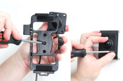 Support voiture  Brodit Sony Xperia V  installation fixe - Avec rotule, connectique Molex. Chargeur 2A. Réf 513472