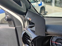 Fixation véhicule Toyota Hilux. Réf Brodit