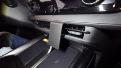 Fixation véhicule Toyota bZ4X. Réf Brodit 856263